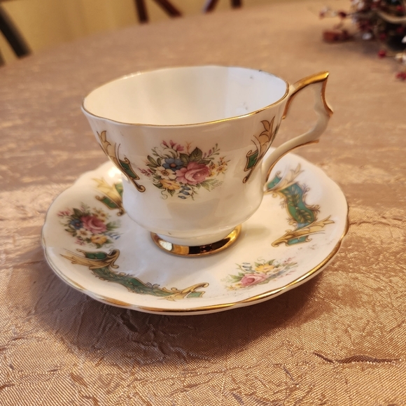 royal windsor Other - Royal Windsor tea cup saucer set porcelain